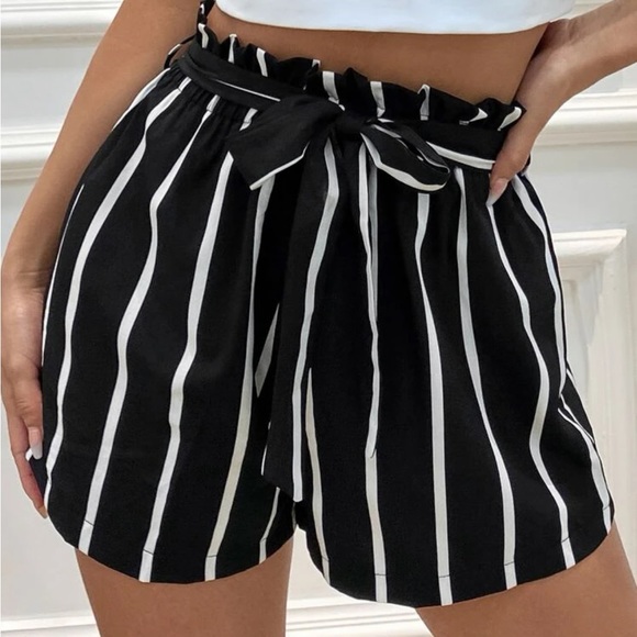 Paper Bag Shorts *NWOT* - Picture 6 of 6